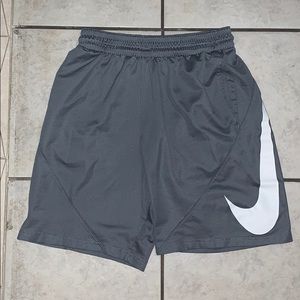 grey nike shorts